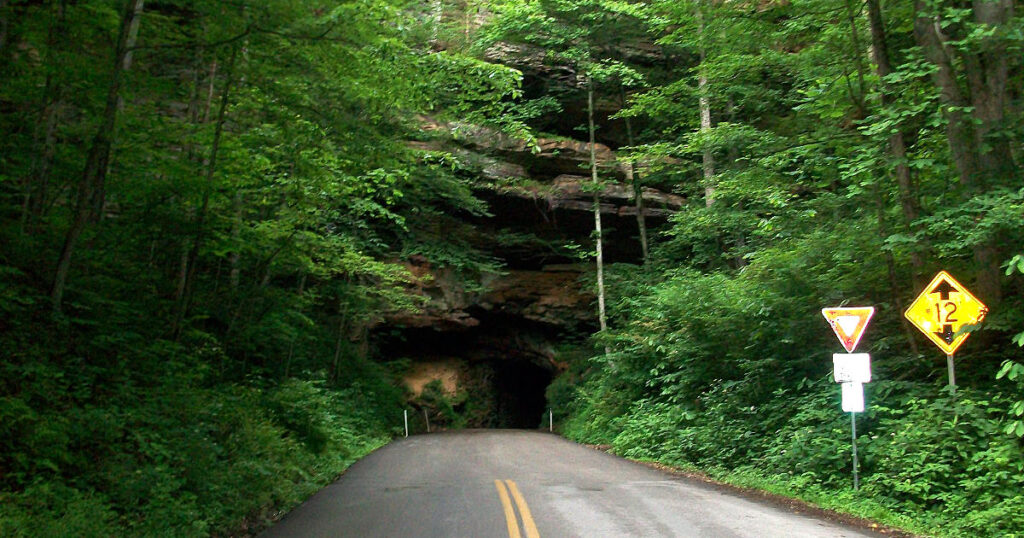 Kentucky 7 localitytravel scenic drive nada tunnel kentucky localitytravel
